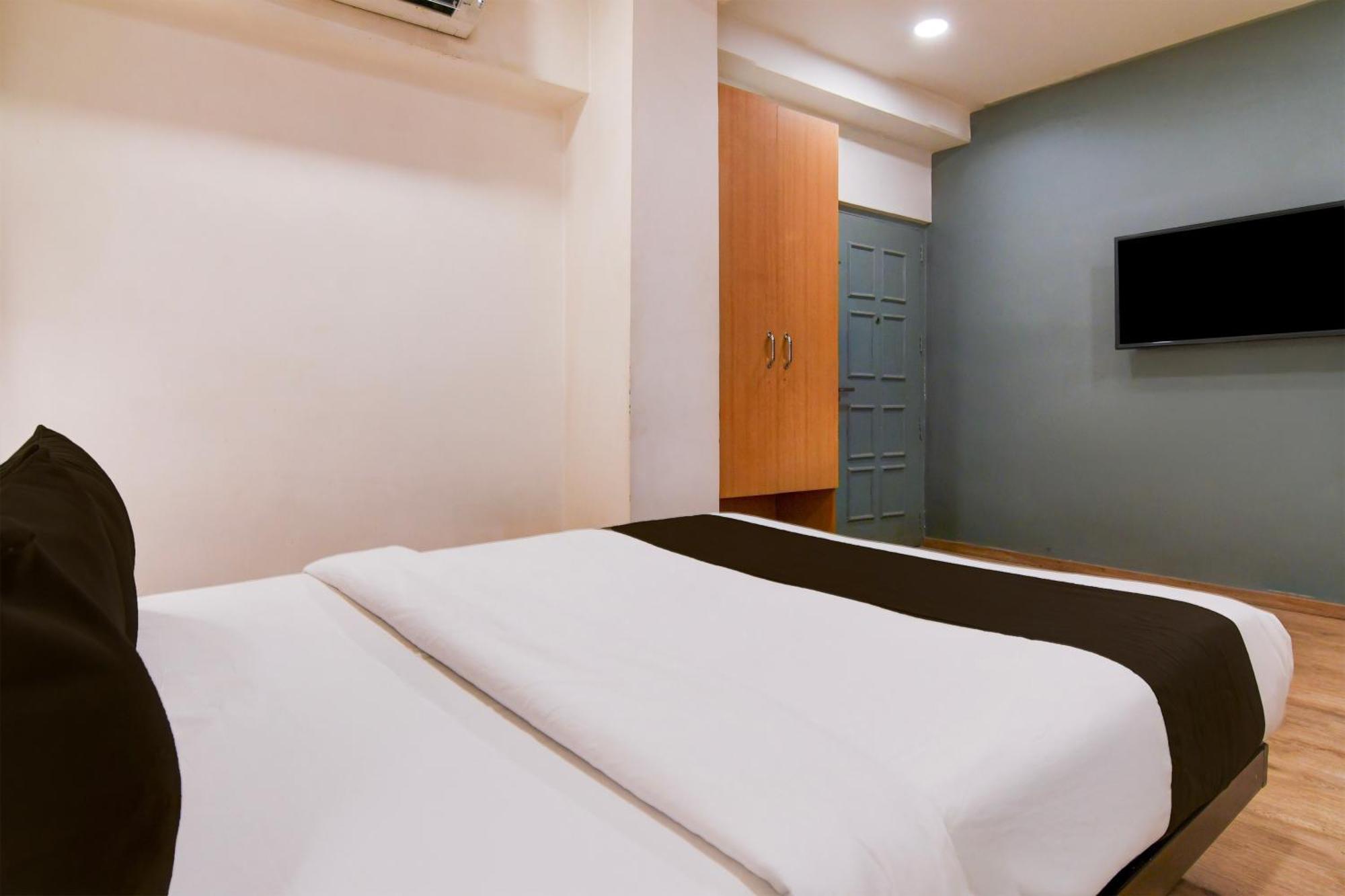 Super Townhouse Vip Road Formerly The Sky Kolkata Luaran gambar
