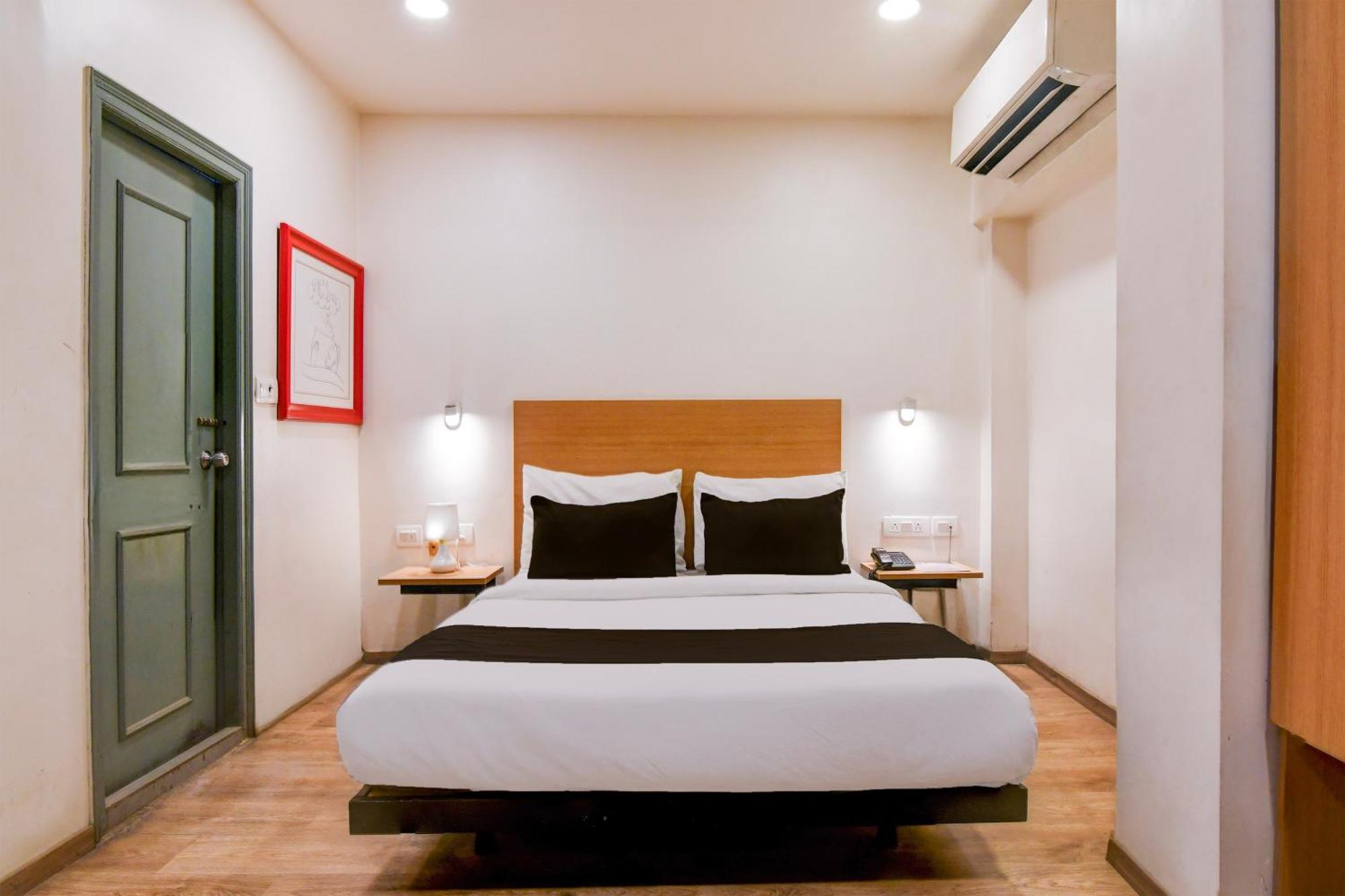 Super Townhouse Vip Road Formerly The Sky Kolkata Luaran gambar