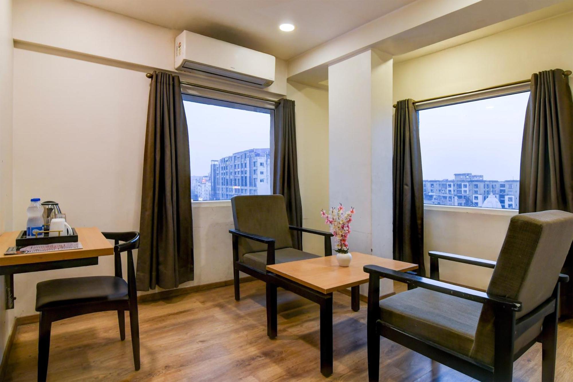 Super Townhouse Vip Road Formerly The Sky Kolkata Luaran gambar