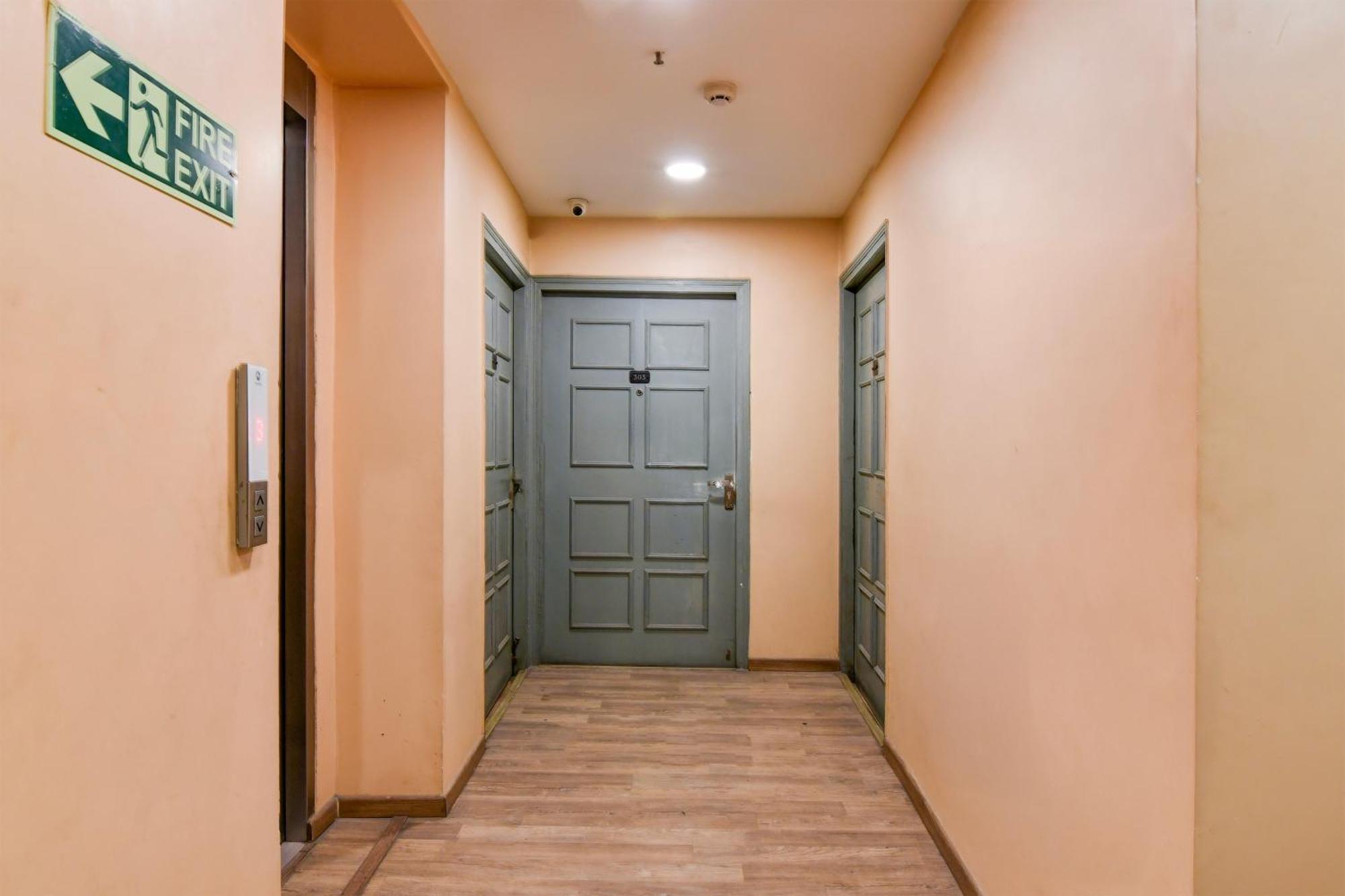Super Townhouse Vip Road Formerly The Sky Kolkata Luaran gambar