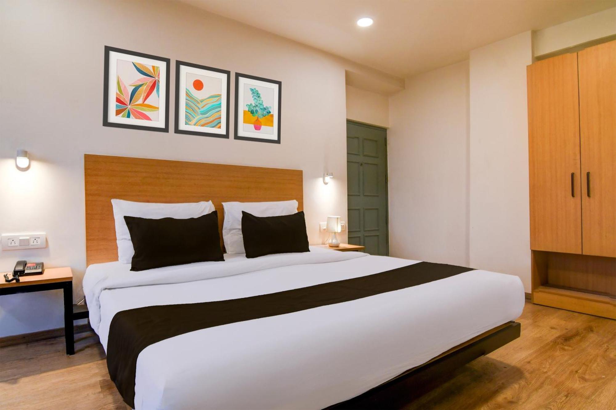 Super Townhouse Vip Road Formerly The Sky Kolkata Luaran gambar