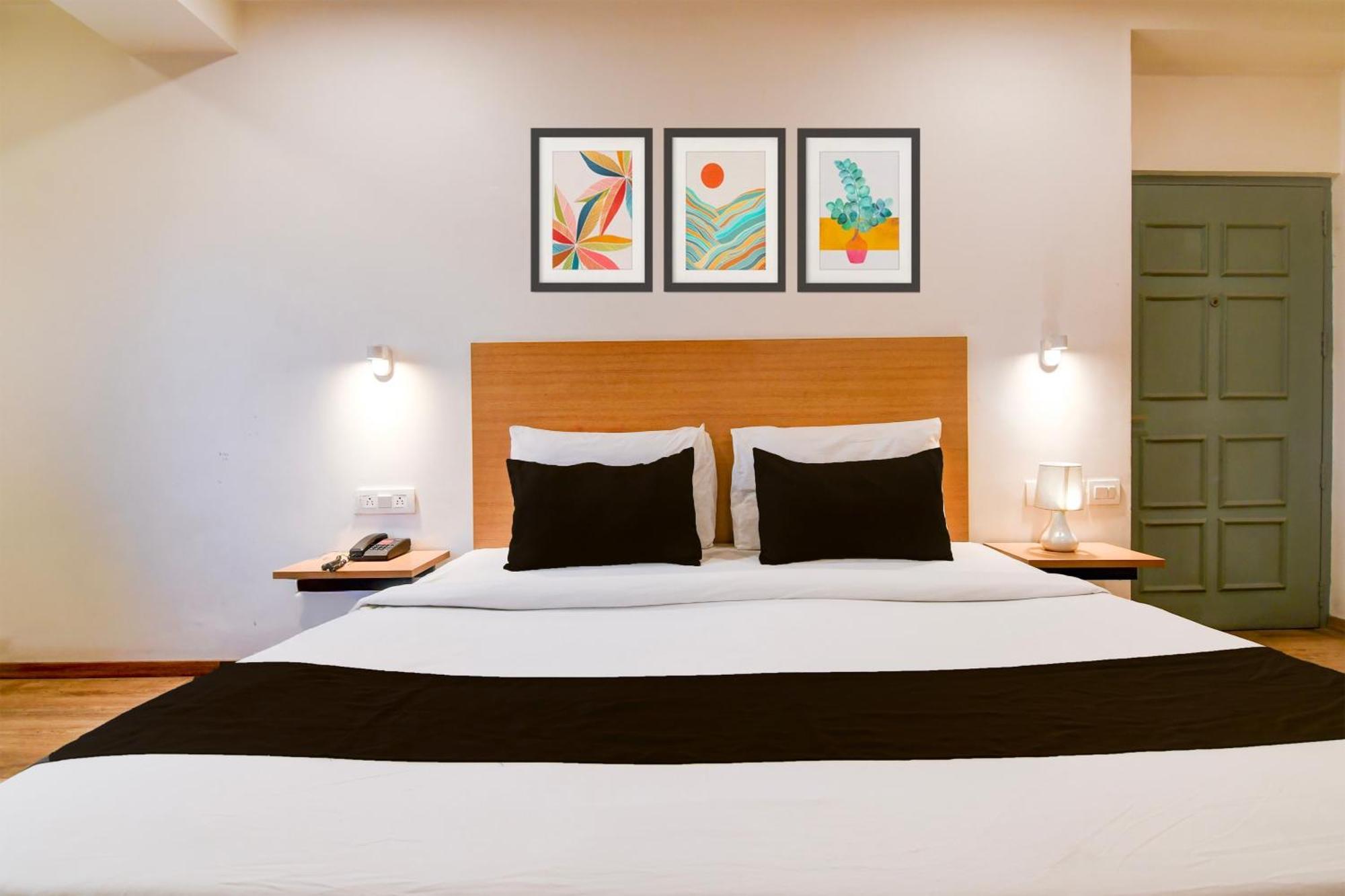 Super Townhouse Vip Road Formerly The Sky Kolkata Luaran gambar